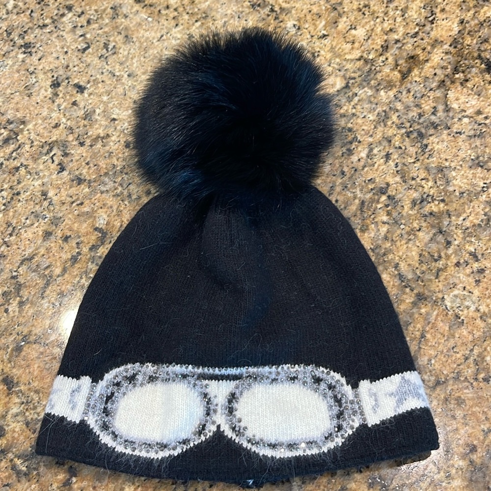 Woman’s ski hat-Brand new without tags, never worn